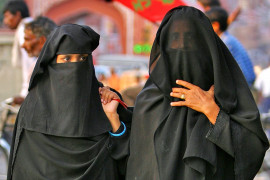 <p>Dos mujeres musulmanas paseando por la calle. </p>