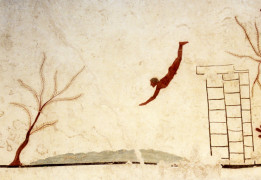 <p><span>Detalle de la parte inferior de la losa superior de la Tumba del Buceador, que muestra a un hombre sumergiéndose en las olas. </span><span>Paestum, Italia.</span></p>