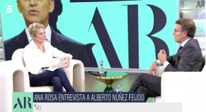<p>La periodista Ana Rosa Quintana entrevistando a Alberto Núñez Feijóo en su programa. </p>