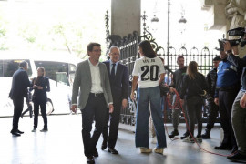 <p>Martínez-Almeida, Florentino Pérez y Begoña Villacís en la entrada del Palacio de Cibeles (Madrid), el 23 de mayo de 2023.<strong> / @begonavillacis</strong></p>