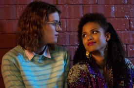 <p>Fotograma del episodio 'San Junipero' de la serie <em>Black Mirror. </em></p>