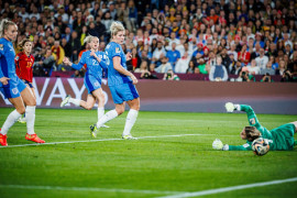 <p>Momento en que España marca el 1-0 contra Inglaterra en el primer tiempo de la final en el Mundial 2023. / <strong>Twitter de la Selección Española Femenina de Fútbol</strong></p>