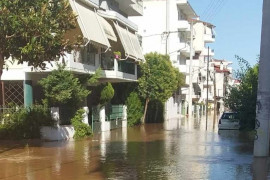 <p>Las calles de Larisa, en Grecia, completamente inundadas tras el paso de la tormenta Daniel. / <strong>Wikimedia Commons</strong></p>