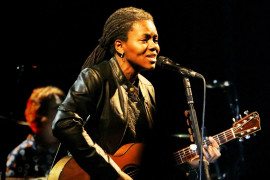 <p>Tracy Chapman, durante su actuación en el festival Cactus en Brujas. Año 2009. / <strong>Hans Hillewaert</strong></p>