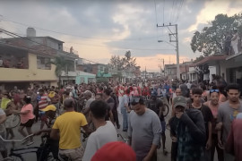 <p>Cientos de personas en Bayamo se lanzaron a las calles este 17 de marzo. / <strong>Telemundo</strong></p>
