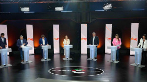 <p>Los candidatos a lehendakari en el debate organizado por RTVE el pasado 9 de abril. / <strong>RTVE</strong> </p>