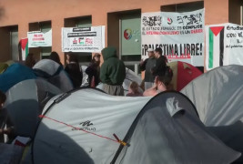 <p>Acampadas estudiantiles en protesta por el genocidio de Gaza en la Universidad Complutense de Madrid. / <em><strong>El País</strong></em></p>