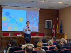 <p>Juan Manuel Corchado imparte una conferencia en la Universidad de Salamanca /<strong> X</strong></p>