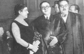 <p>Imagen del juicio a Aurora Rodríguez Carballeira por la muerte de su hija Hildegart Rodríguez. (1934) / <strong>Biblioteca Nacional</strong></p>