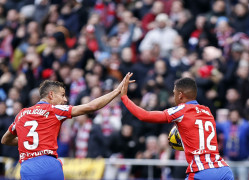 <p>Azpilicueta y Lino celebran el gol del empate. / <strong>Club Atlético de Madrid</strong></p>