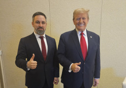 <p>Santiago Abascal posa junto a Donald Trump durante un encuentro entre políticos conservadores en febrero de 2024. / <strong>V.E.</strong></p>