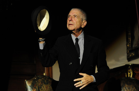 Leonard Cohen, galardonado con el Premio Príncipe de Asturias de las Letras, en el Teatro Jovellanos de Gijón, en octubre del 2011.