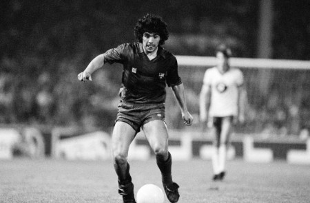  Maradona, durante un encuentro en 1983.