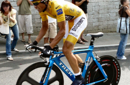 <p>Alberto Contador, en la penúltima etapa del Tour de Francia del 2007.</p>