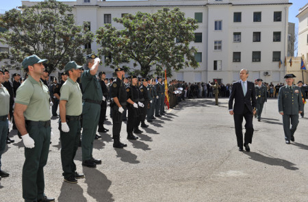 <p>El director general de la Guardia Civil, Arsenio Fernández de Mesa, preside la toma de posesión del General de Brigada Jefe de la Zona de Valencia, en mayo de 2012.</p>