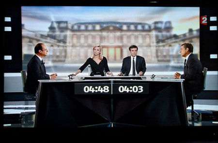 <p>Imagen del debate entre François Hollande (izq) y Nicolas Sarkozy, retransmitido por la cadena France 2, el pasado 2 de mayo.</p>