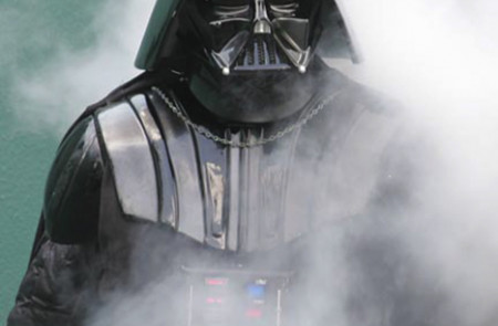 <p> Darth Vader, personaje de la película <em>La guerra de las galaxias .</em></p>