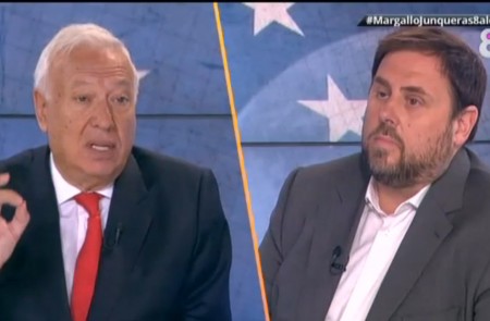 <p>Un fotograma del debate entre Margallo y Junqueras en TV8.</p>