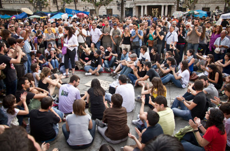 <p>Asamblea popular en Valencia  el 22 de mayo del 2011  </p>
