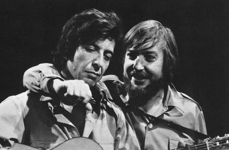 <p>Leonard Cohen y Bob Johnston en el Olympia de París en 1972.</p>