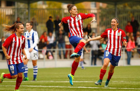 <p>Las jugadoras del Club Atlético de Madrid Féminas celebran una de sus victorias.</p>