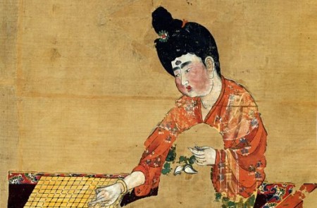 <p>Mujer jugando al go (Dinastia Tang. ca 744). Descubierta en las Tumbas de Astana.</p>