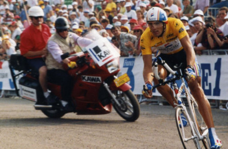 <p>Miguel Induraín durante una contrarreloj en el Tour de Francia de 1993.</p>
