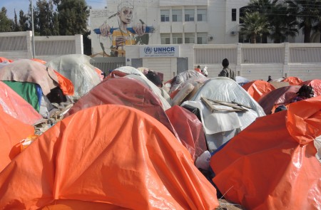<p>Detalle del campamento levantado por 800 refugiados sudaneses frente a las oficinas de Acnur en Amán. </p>