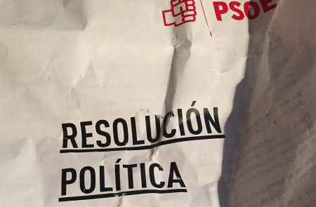 <p>Documento de una de las resoluciones políticas del PSOE.</p>