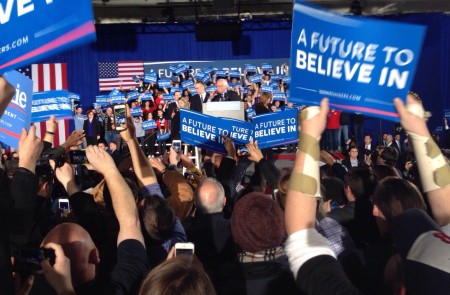 <p>Sanders se dirige a sus seguidores tras ganar en New Hampshire.</p>
