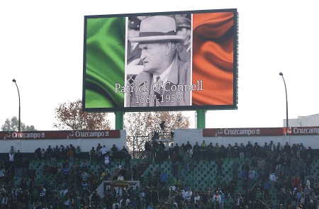 <p>La imagen de Patrick O'Connell en un homenaje que le hizo el Betis en el estadio Benito Villamarín</p>