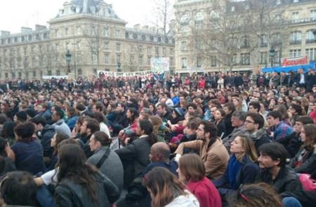 <p>Asamblea en la Place de la République</p>