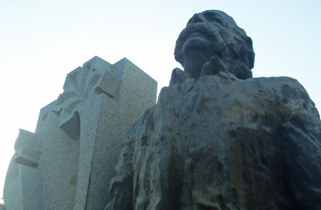 <p>Mausoleo de William Saroyan, en Yerevan, Armenia.</p>