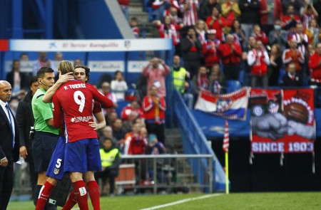 <p>Tiago sustituye a Fernando Torres en el último partido de Liga del Atlético de Madrid ante el Celta de Vigo (2-0)</p>