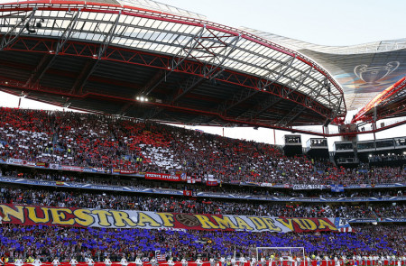 <p>La grada atlética, en el Estadio da Luz (Lisboa).</p>