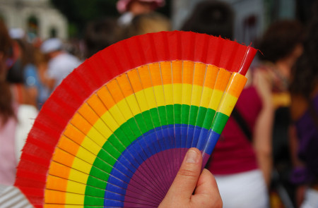 <p>Un abanico arcoíris, durante las celebraciones del Orgullo LGTB.</p>