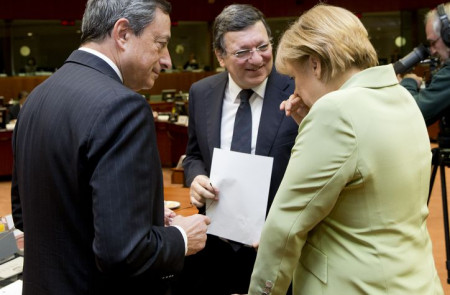 <p>Draghi, Barroso y Merkel.</p>