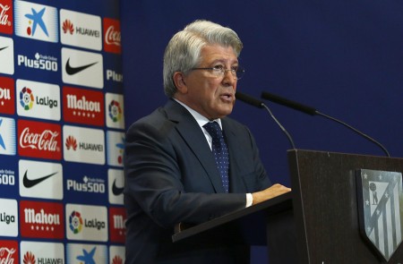 <p>Enrique Cerezo, presidente del Atlético de Madrid, en la presentación de Sime Vrsaljko el 18 de julio</p>