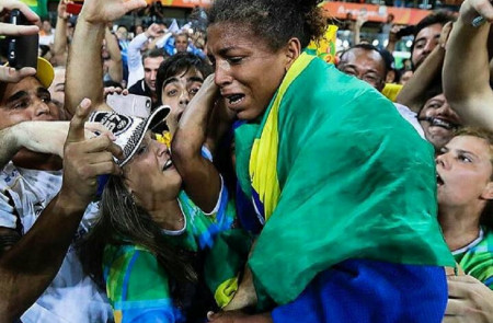 <p>Rafaela Silva, tras ganar el oro en Rio 2016.</p>