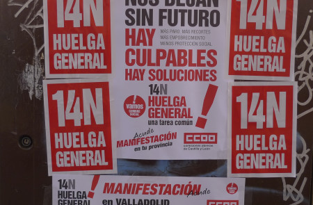 <p>Carteles de Comisiones Obreras que animan a seguir la Huelga General del 14 de noviembre de 2012</p>