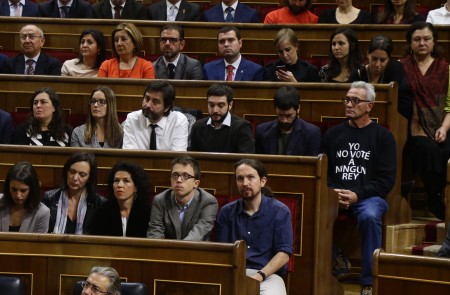 <p>La bancada de Unidos Podemos, durante la apertura solemne de la XII Legislatura. </p>