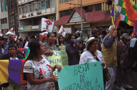<p>Movilización contra la militarización de la Amazonía, en Quito, en noviembre de 2015.</p>