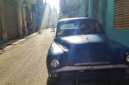 <p>Coche aparcado en una de las calles de La Habana.</p>
