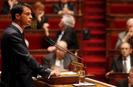 <p>El primer ministro de Francia, Manuel Valls, se dirige al Parlamento francés.</p>