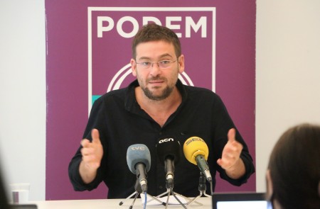 <p>Albano Dante, en rueda de prensa de Podem</p>