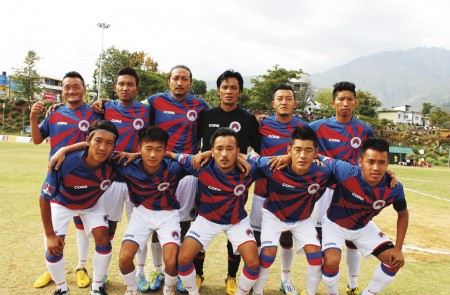 <p>Jugadores de la selección de Tíbet, antes de iniciar uno de sus partidos</p>