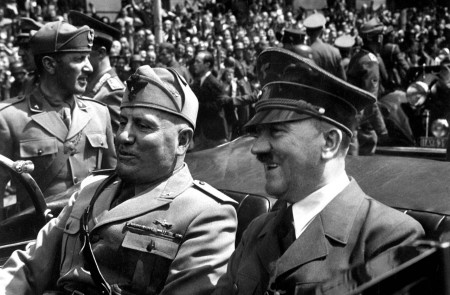 <p>Mussolini y Hitler en Munich, Alemania. Junio de 1940</p>