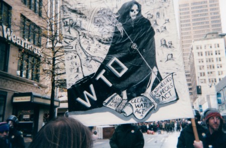 <p>Protestas antiglobalización contra la World Trade Organization. Seattle, 1999.</p>