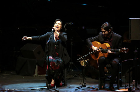 <p>Carmen Linares,  durante el concierto de presentación en Madrid de su nuevo disco <em>Verso a verso.</em></p>