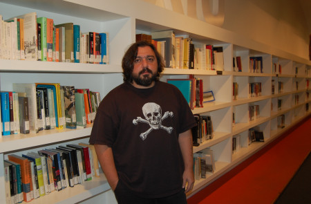 <p>El escritor turco Hakan Günday </p>